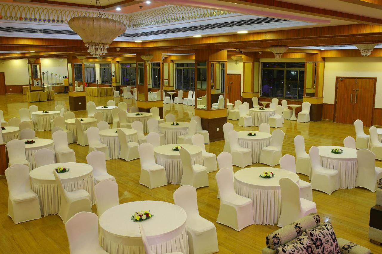 Bay View Hotel Vizag Визакхапатнам Екстериор снимка