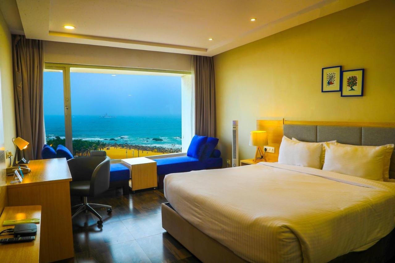 Bay View Hotel Vizag Визакхапатнам Екстериор снимка