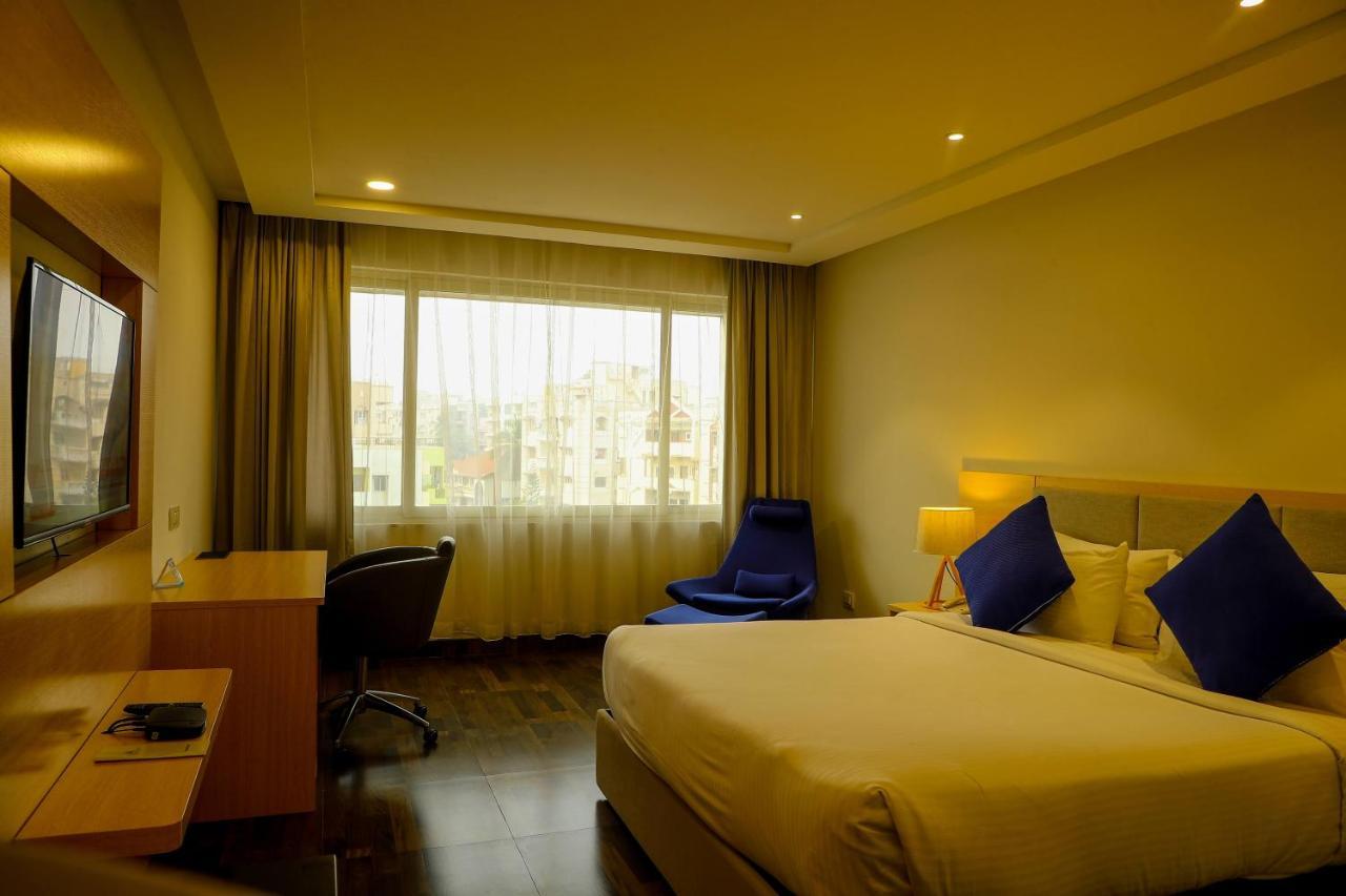 Bay View Hotel Vizag Визакхапатнам Екстериор снимка