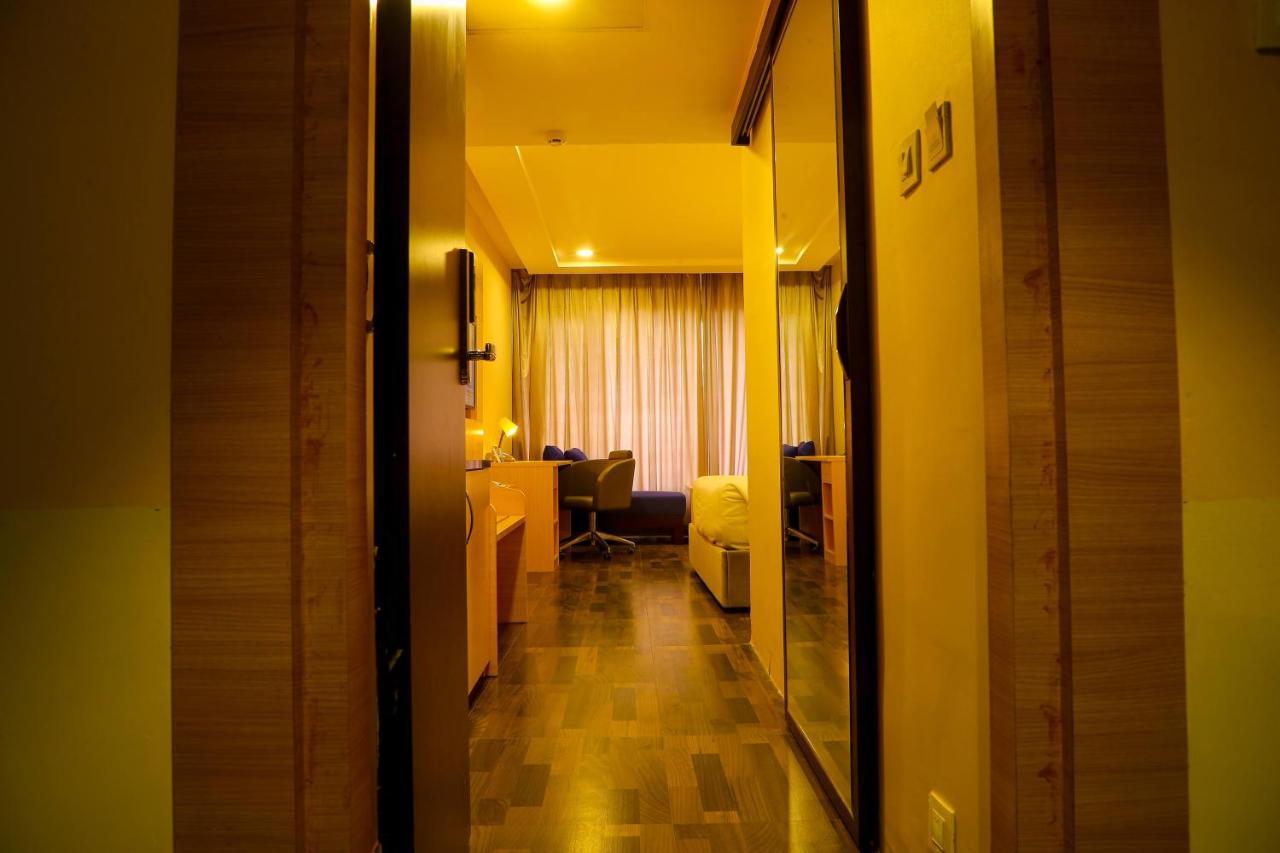 Bay View Hotel Vizag Визакхапатнам Екстериор снимка