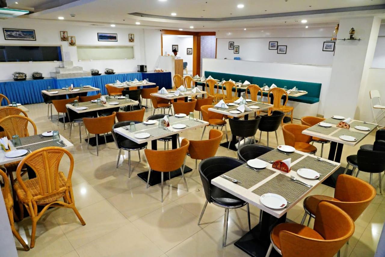 Bay View Hotel Vizag Визакхапатнам Екстериор снимка
