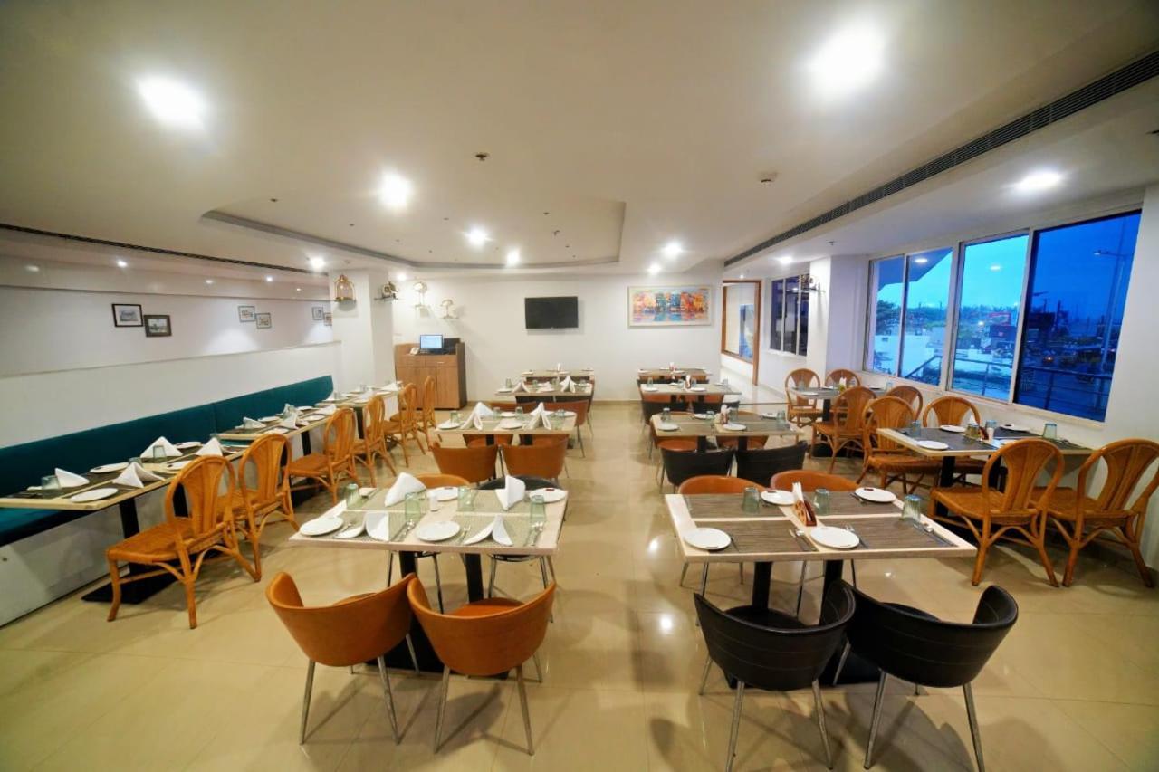Bay View Hotel Vizag Визакхапатнам Екстериор снимка