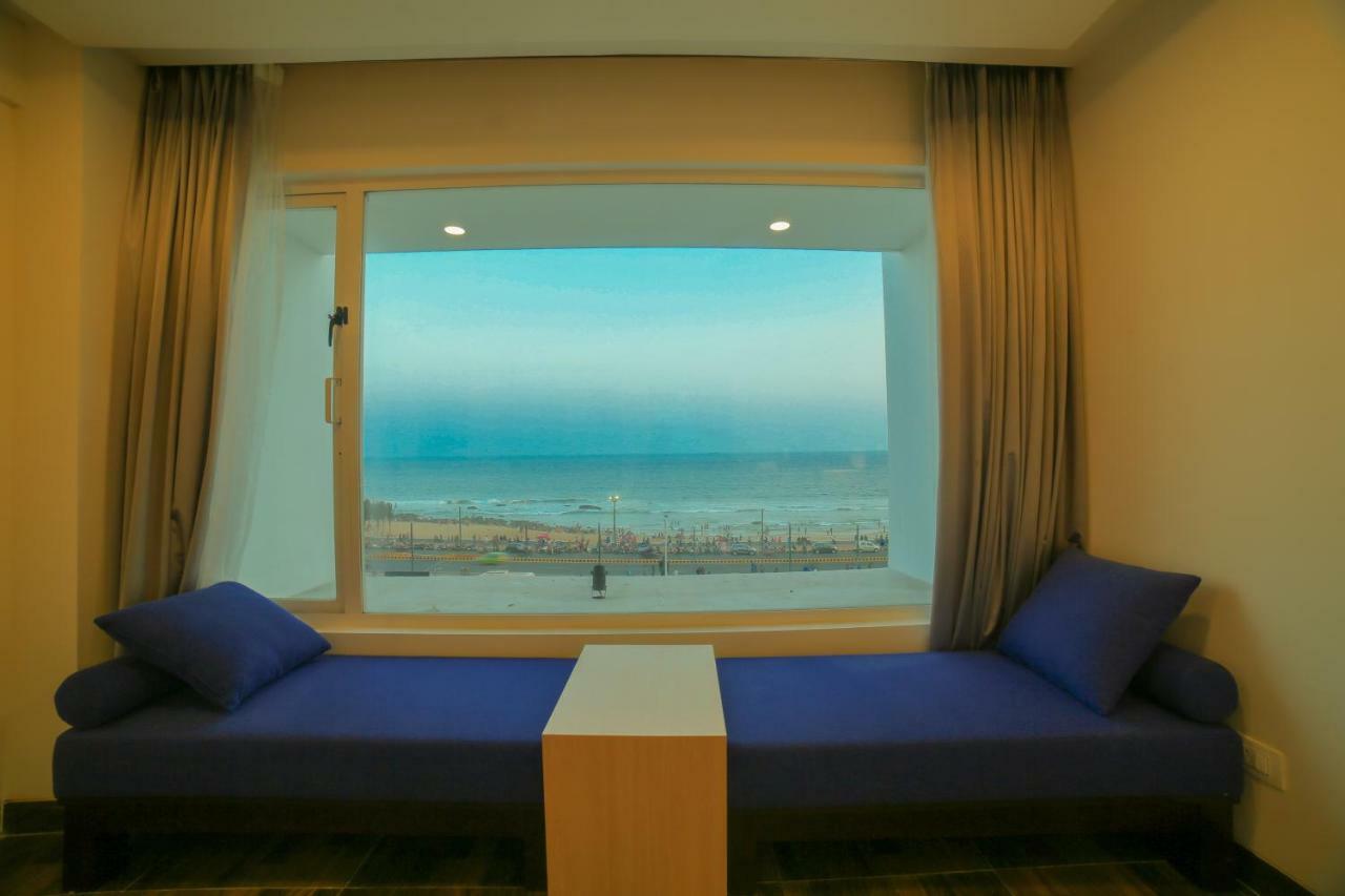 Bay View Hotel Vizag Визакхапатнам Екстериор снимка