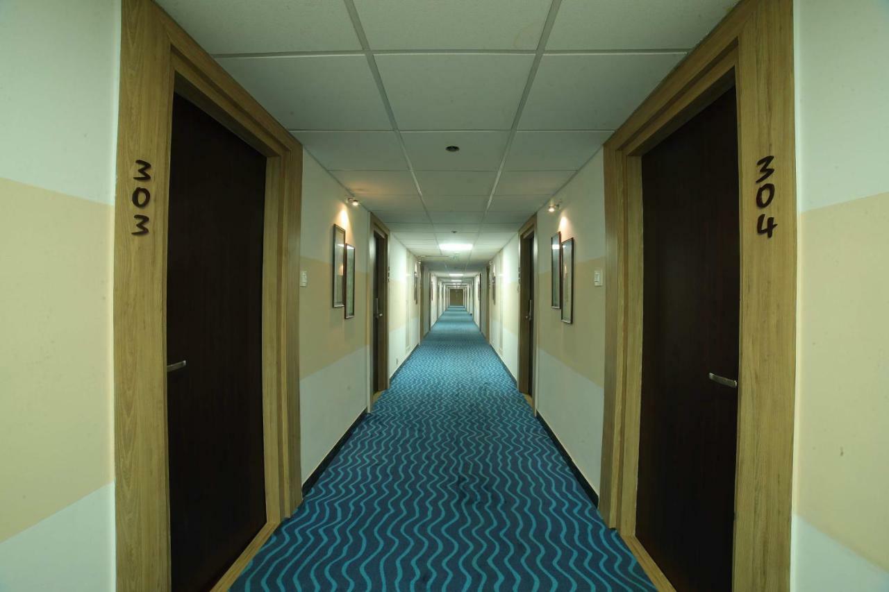 Bay View Hotel Vizag Визакхапатнам Екстериор снимка