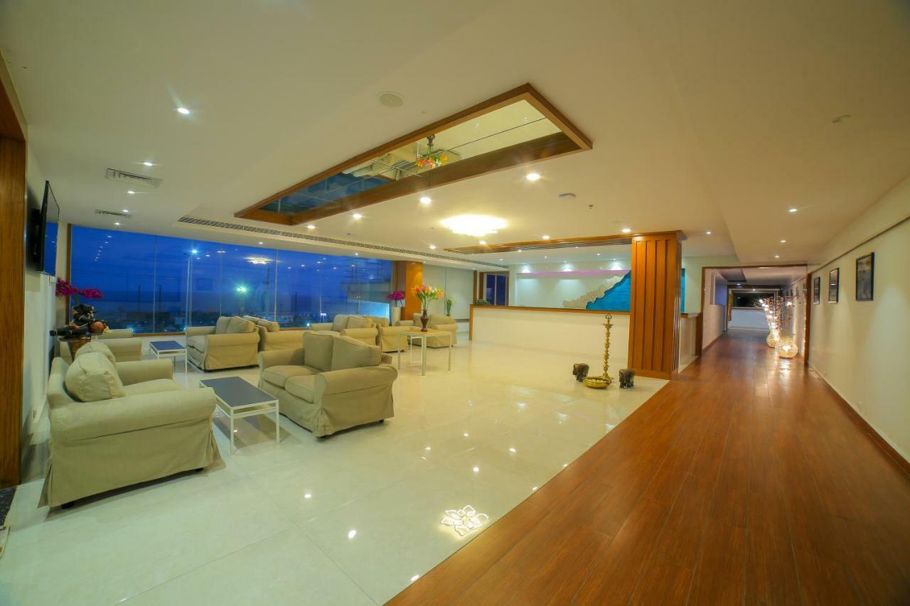 Bay View Hotel Vizag Визакхапатнам Екстериор снимка
