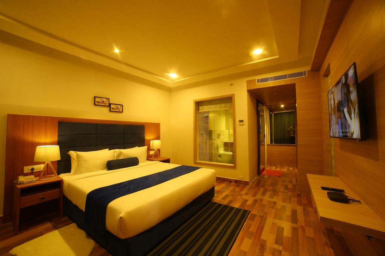 Bay View Hotel Vizag Визакхапатнам Екстериор снимка