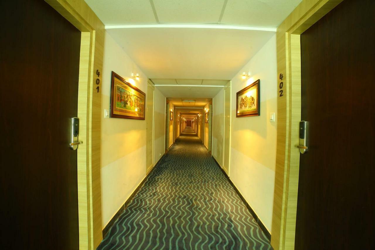Bay View Hotel Vizag Визакхапатнам Екстериор снимка