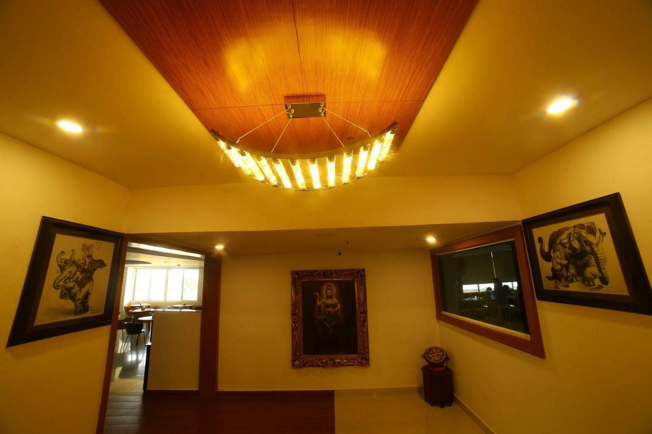 Bay View Hotel Vizag Визакхапатнам Екстериор снимка
