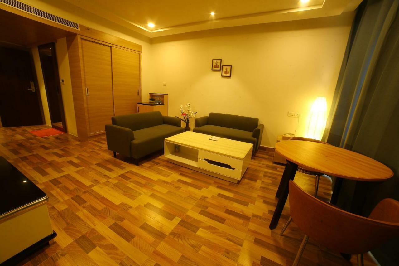 Bay View Hotel Vizag Визакхапатнам Екстериор снимка