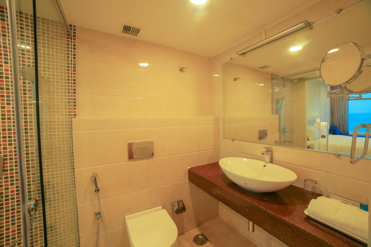 Bay View Hotel Vizag Визакхапатнам Екстериор снимка