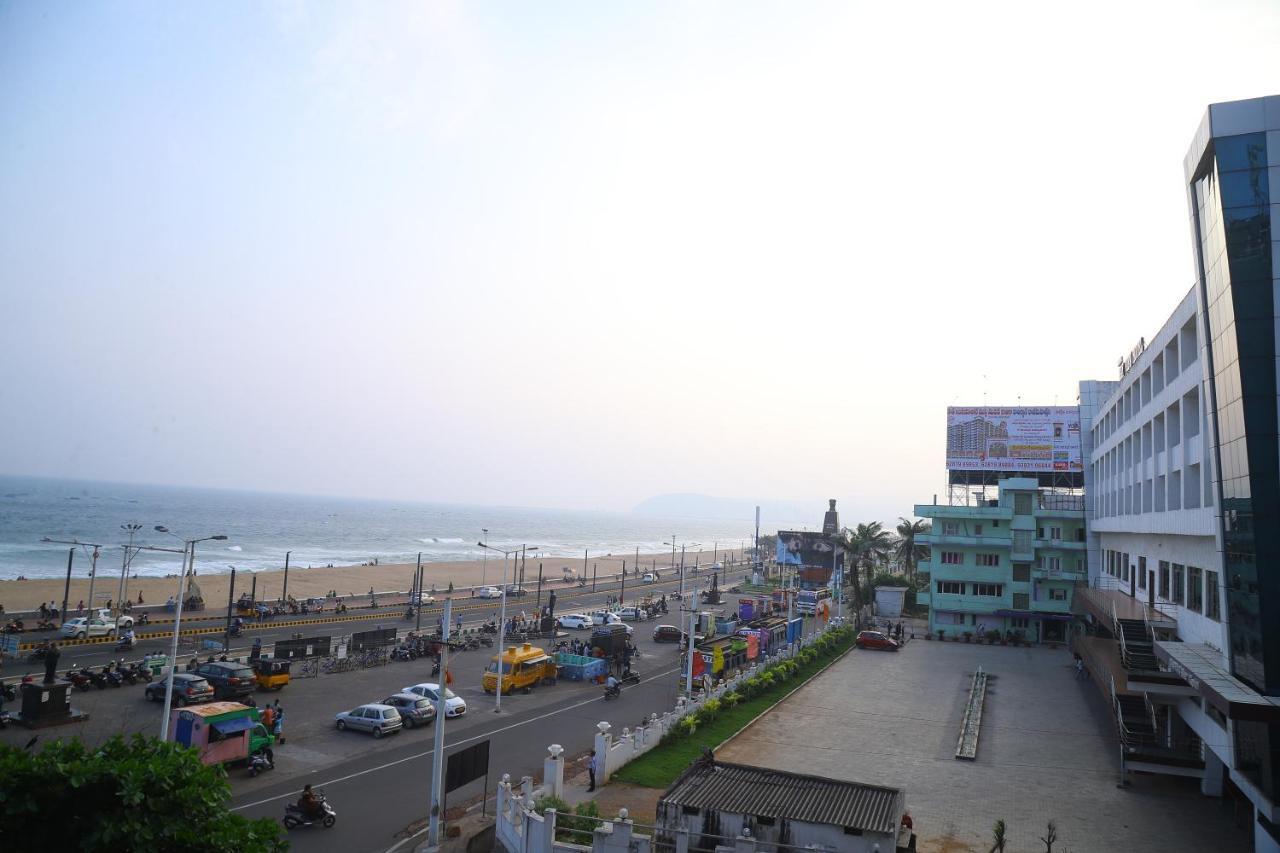 Bay View Hotel Vizag Визакхапатнам Екстериор снимка